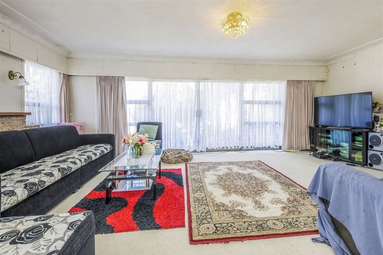 Photo of property in 1/6 Buckingham Crescent, Manukau, Auckland, 2025