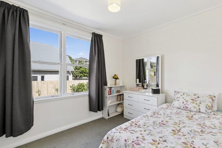 Photo of property in 41 Dimock Street, Titahi Bay, Porirua, 5022