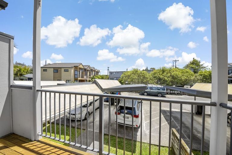 Photo of property in 18/94 Glengarry Road, Glen Eden, Auckland, 0602