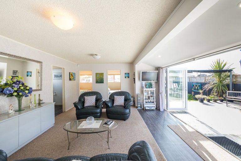 Photo of property in 28a Linklater Avenue, Foxton Beach, Foxton, 4815