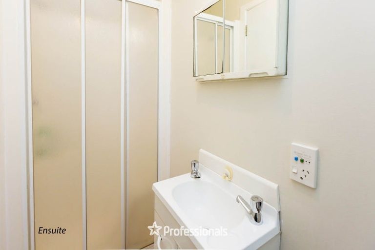 Photo of property in 25 Totara Park Road, Clouston Park, Upper Hutt, 5018