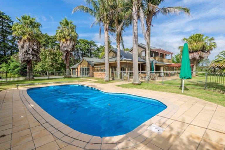 Photo of property in 116 Station Road, Kumeu, 0891