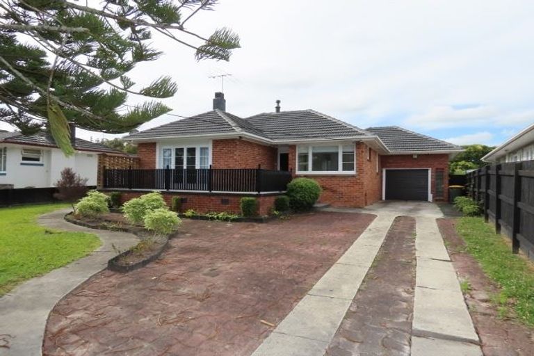 Photo of property in 9 Glengarry Road, Glen Eden, Auckland, 0602