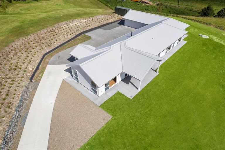 Photo of property in 409 Old North Road, Kumeu, 0892