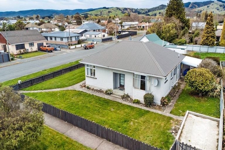 Photo of property in 9 Ossian Street, Milton, 9220