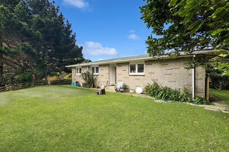 Photo of property in 21 Richmond Hill, Glenside, Wellington, 6037