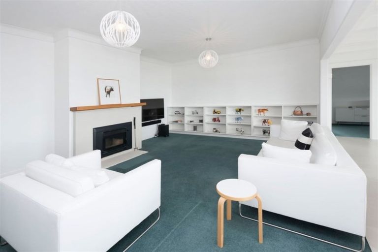 Photo of property in E/5 The Esplanade, Eastern Beach, Auckland, 2012