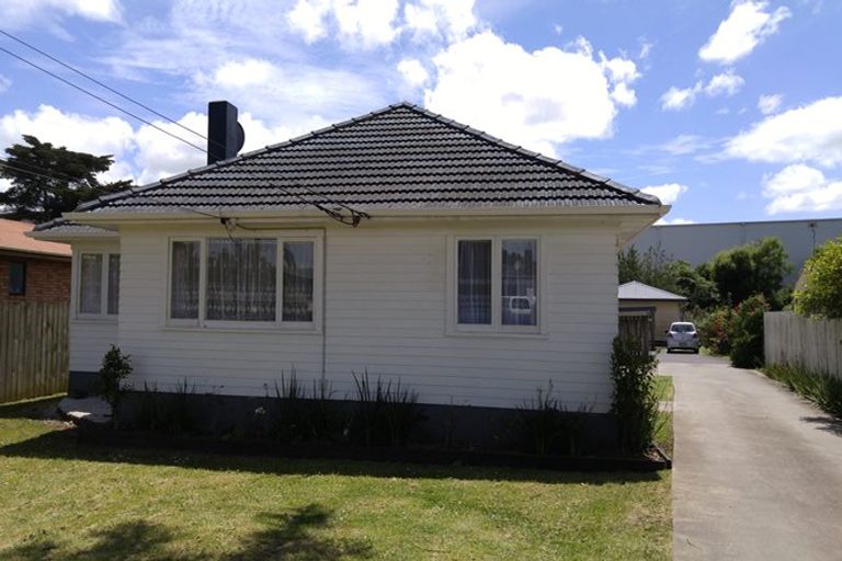 Photo of property in 1/53 Blake Road, Mangere East, Auckland, 2024