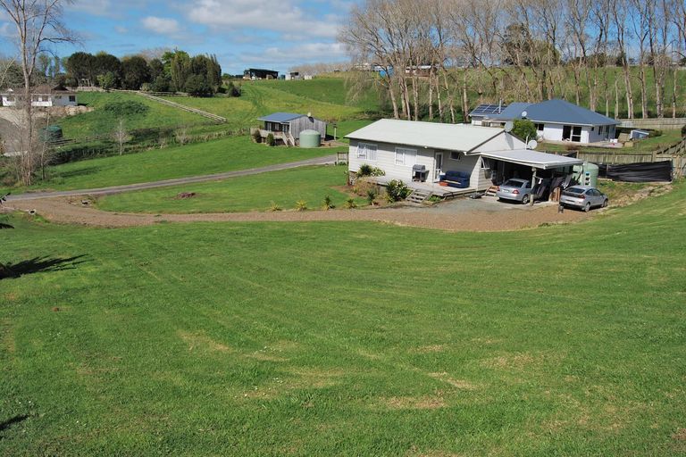 Photo of property in 28 Settlement Road, Kaiwaka, 0573