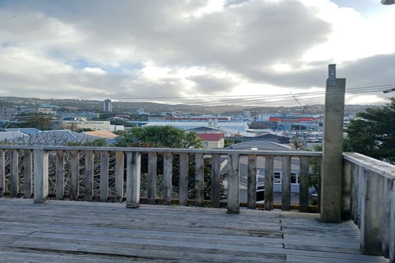 Photo of property in 106 Brougham Street, Mount Victoria, Wellington, 6011