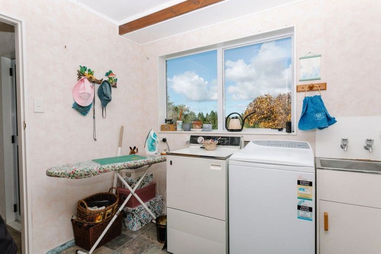 Photo of property in 241 Adelaide Road, Dannevirke, 4930