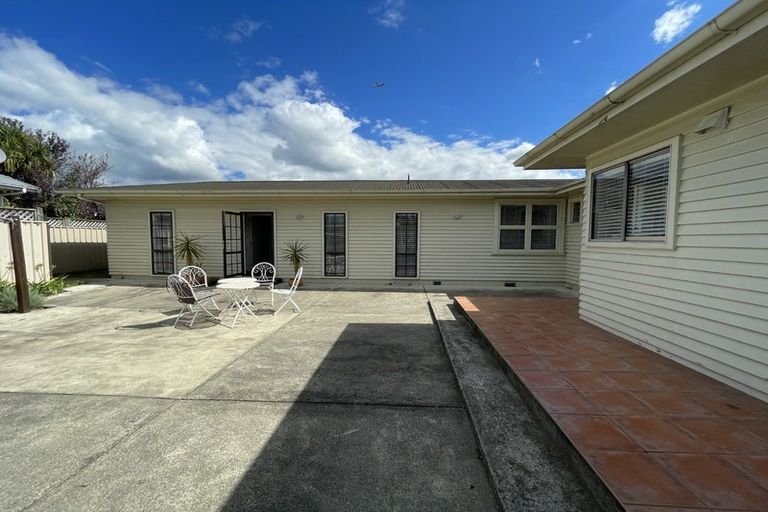 Photo of property in 117 Taradale Road, Onekawa, Napier, 4110