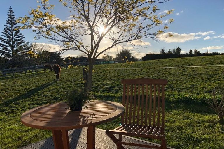 Photo of property in 264 State Highway 16, Kumeu, 0892