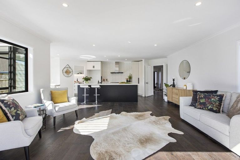 Photo of property in 6 Thirlmere Rise, Northpark, Auckland, 2013