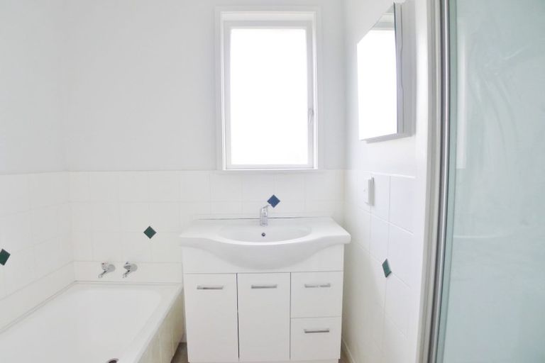 Photo of property in 63 Rehia Road, Massey, Auckland, 0614