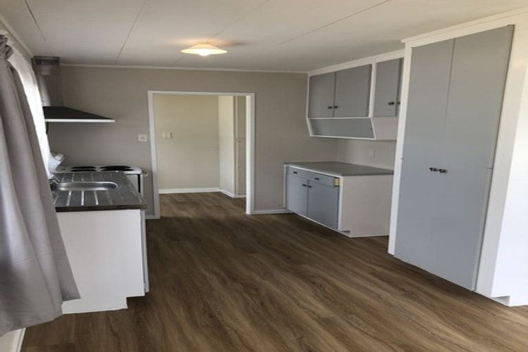 Photo of property in 57 Woodside Road, Massey, Auckland, 0614