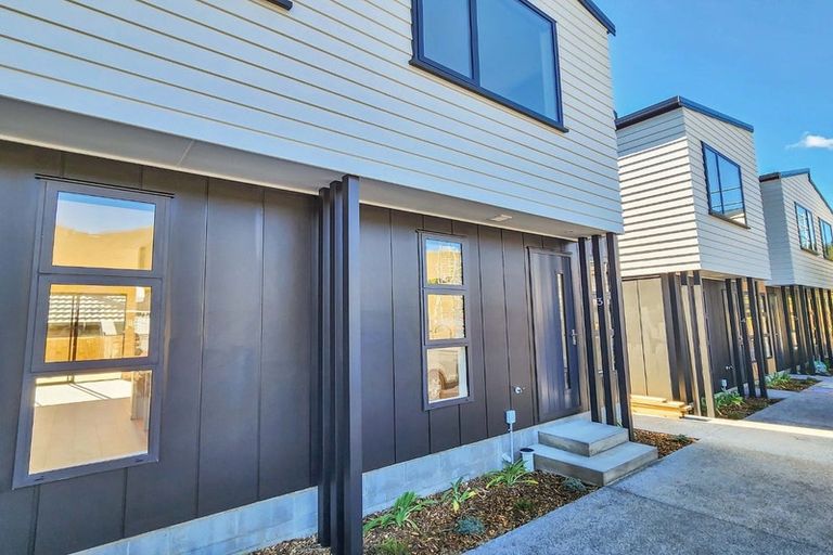 Photo of property in 3/11 Lees Grove, Wainuiomata, Lower Hutt, 5014