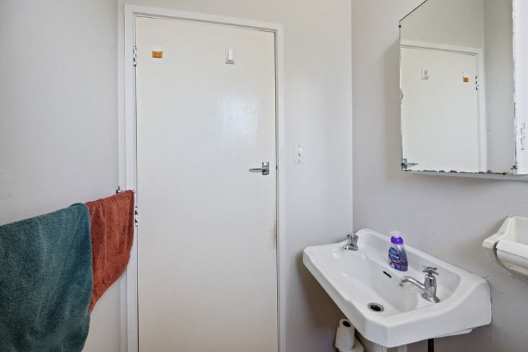 Photo of property in 27 Liverpool Crescent, Flaxmere, Hastings, 4120