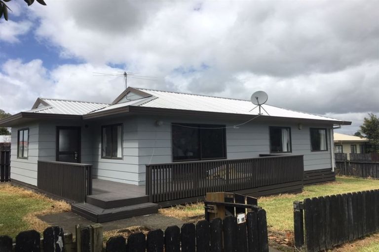 Photo of property in 1/15 Barneys Farm Road, Clendon Park, Auckland, 2103