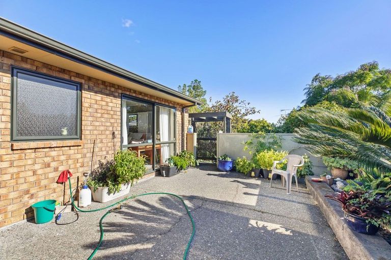 Photo of property in 74 Wairere Road, The Gardens, Auckland, 2105