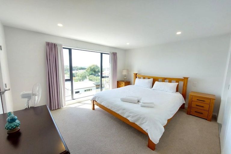 Photo of property in 5/128 Onewa Road, Northcote, Auckland, 0627