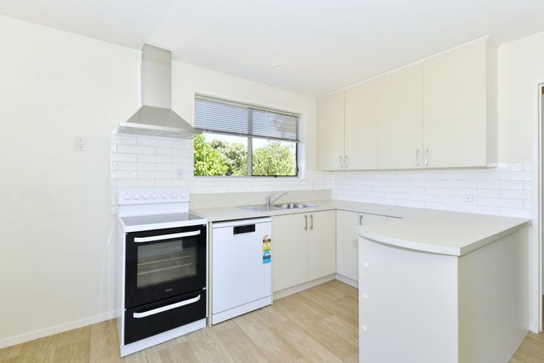Photo of property in 2/16 Mulberry Place, Redwood, Christchurch, 8051