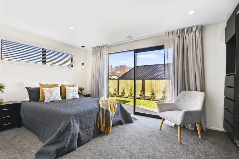 Photo of property in 37 Jack Hanley Drive, Jacks Point, Queenstown, 9371