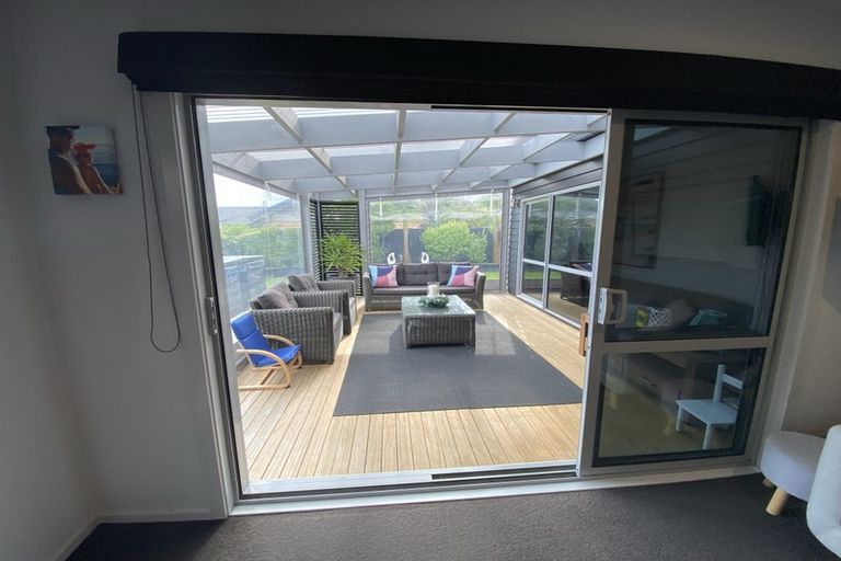 Photo of property in 6 Chestnut Close, Kelvin Grove, Palmerston North, 4414