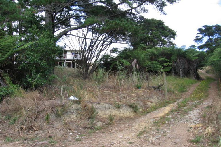 Photo of property in 40 Calais Terrace, Ostend, Waiheke Island, 1081
