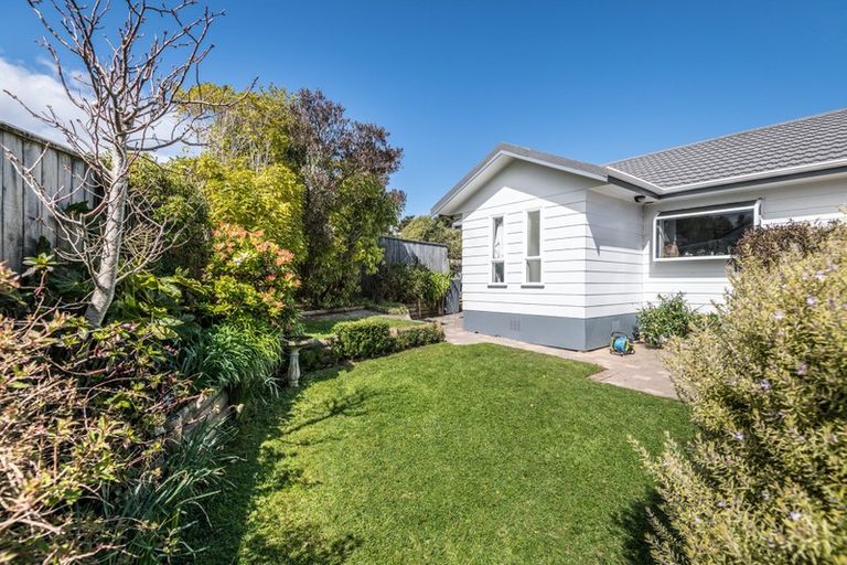 Photo of property in 29 Guadeloupe Crescent, Grenada Village, Wellington, 6037