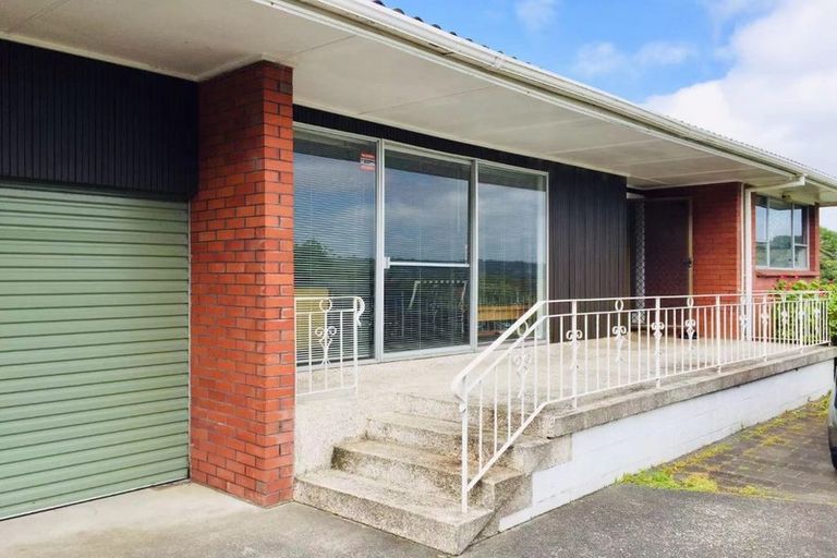 Photo of property in 1/3 Kiwi Esplanade, Mangere Bridge, Auckland, 2022