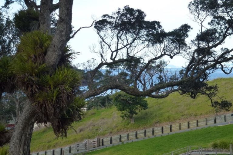 Photo of property in 9 Ongutukura Way, Oakura, Hikurangi, 0184