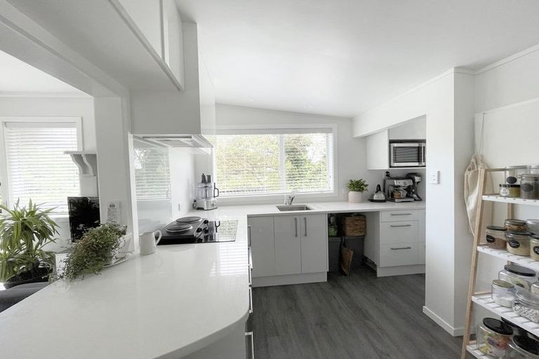 Photo of property in 77b Airlie Road, Plimmerton, Porirua, 5026