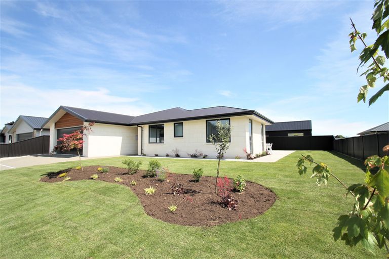Photo of property in 32 Owhiro Avenue, Mosgiel, 9024