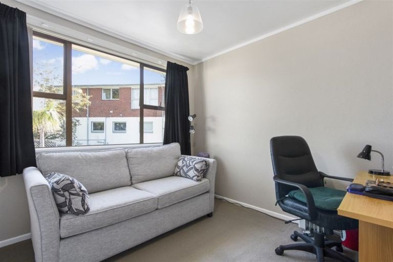 Photo of property in 139 Waimumu Road, Massey, Auckland, 0614