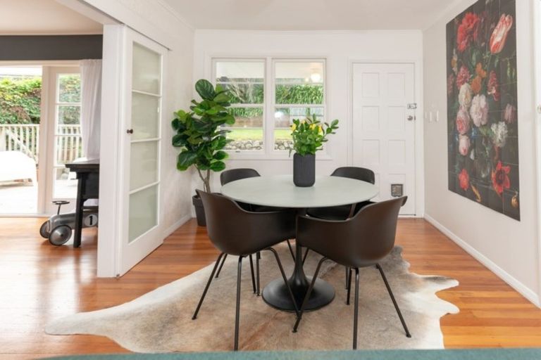 Photo of property in 41 Bassett Road, Johnsonville, Wellington, 6037