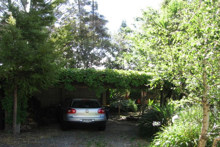 Photo of property in 15b Second Avenue, Stanley Point, Auckland, 0624