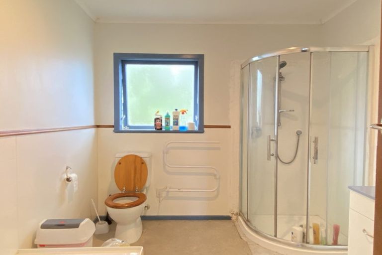 Photo of property in 1/66 Buscomb Avenue, Henderson, Auckland, 0610