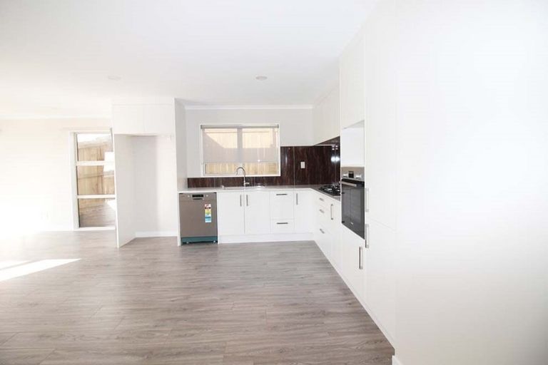 Photo of property in 78 Jeroboam Loop, Kumeu, 0810