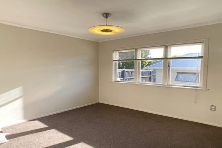 Photo of property in 95 View Road, Henderson, Auckland, 0612
