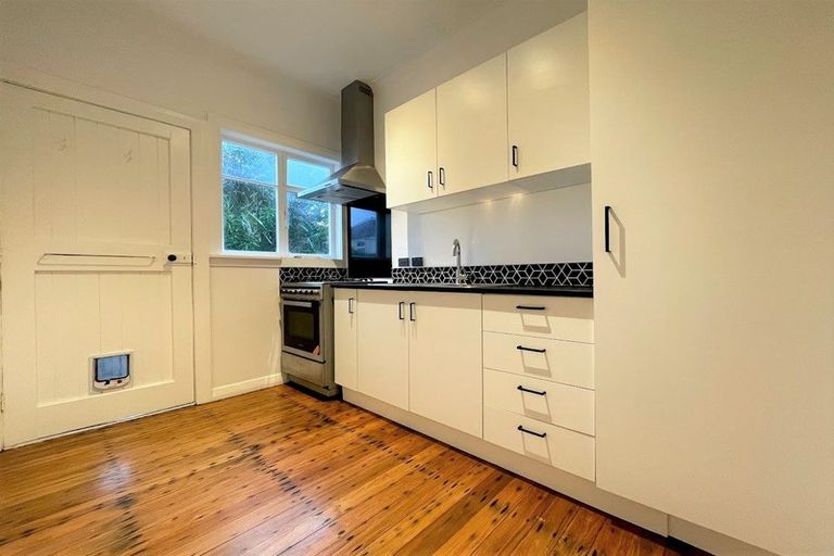 Photo of property in 16 Brussels Street, Miramar, Wellington, 6022