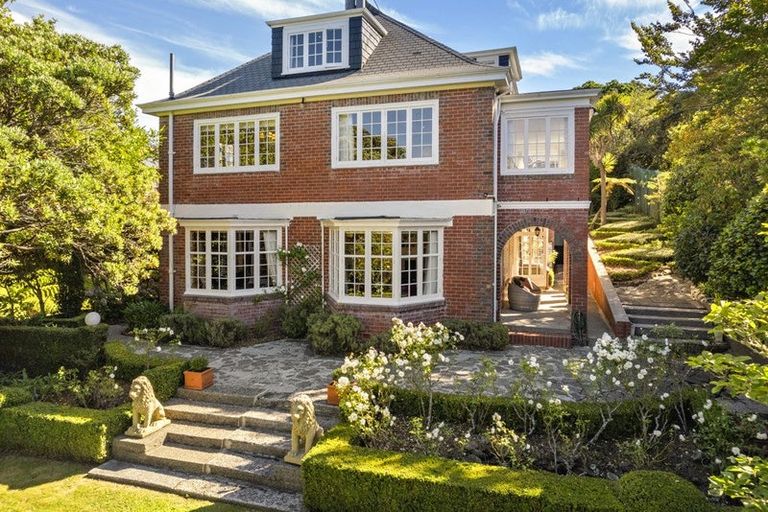 Photo of property in 12 Easdale Street, Kelburn, Wellington, 6012