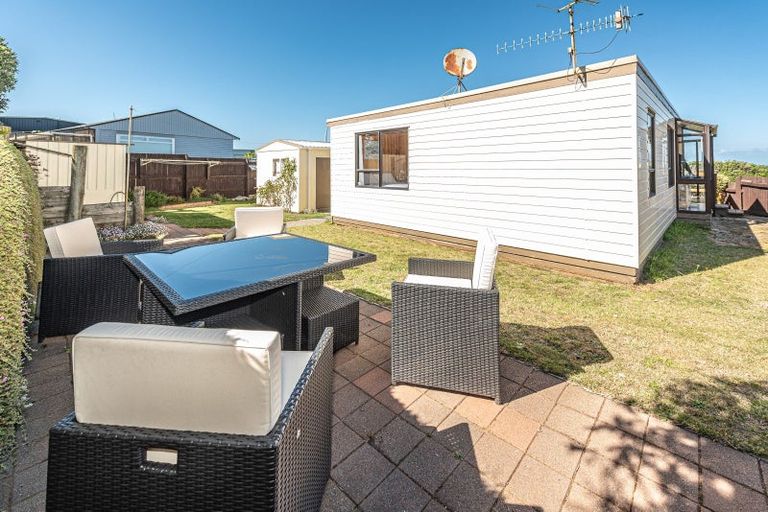 Photo of property in 22 Okiwa Terrace, Waiinu Beach, Wanganui, 4588