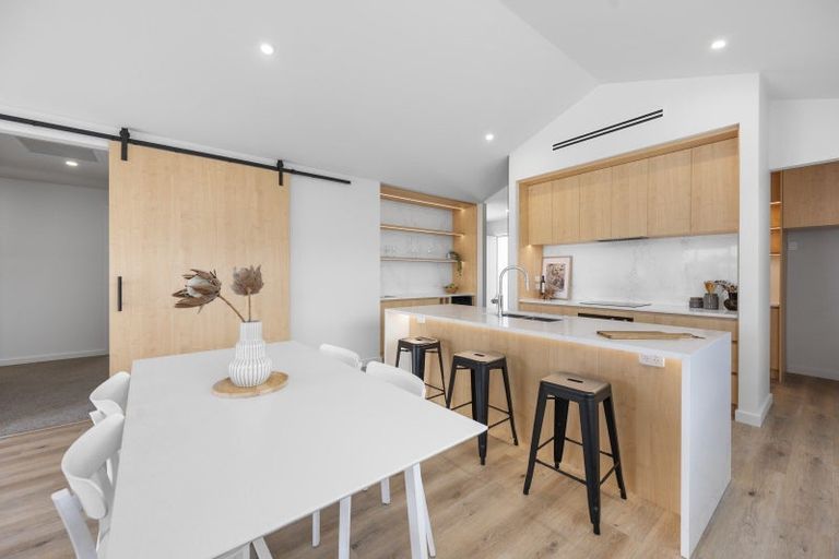 Photo of property in 102 Pelorus Avenue, Poraiti, Napier, 4182