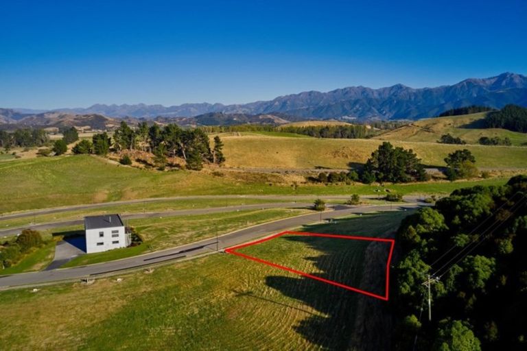 Photo of property in 13 Knowles Crescent, Kaikoura Flat, Kaikoura, 7371