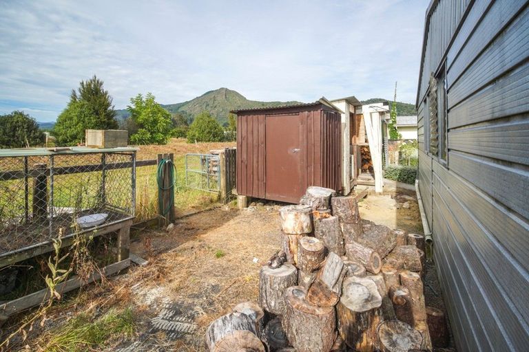 Photo of property in 22 Hampden Street, Murchison, 7007