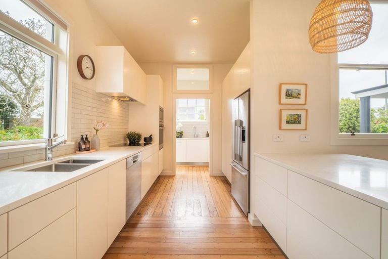 Photo of property in 72 Mailer Street, Mornington, Dunedin, 9011