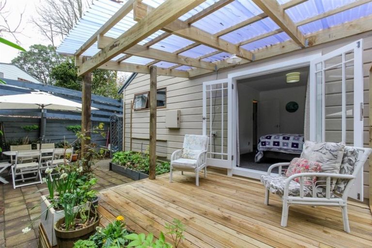 Photo of property in 121 Poplar Grove, Whalers Gate, New Plymouth, 4310