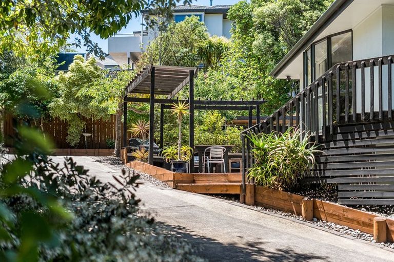 Photo of property in 4 Joseph Banks Drive, Whitby, Porirua, 5024