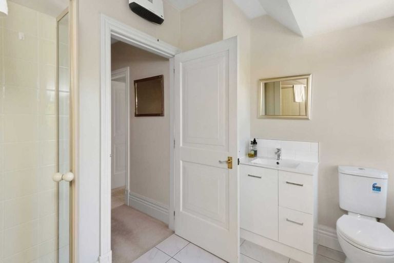 Photo of property in 12 Makora Street, Fendalton, Christchurch, 8041